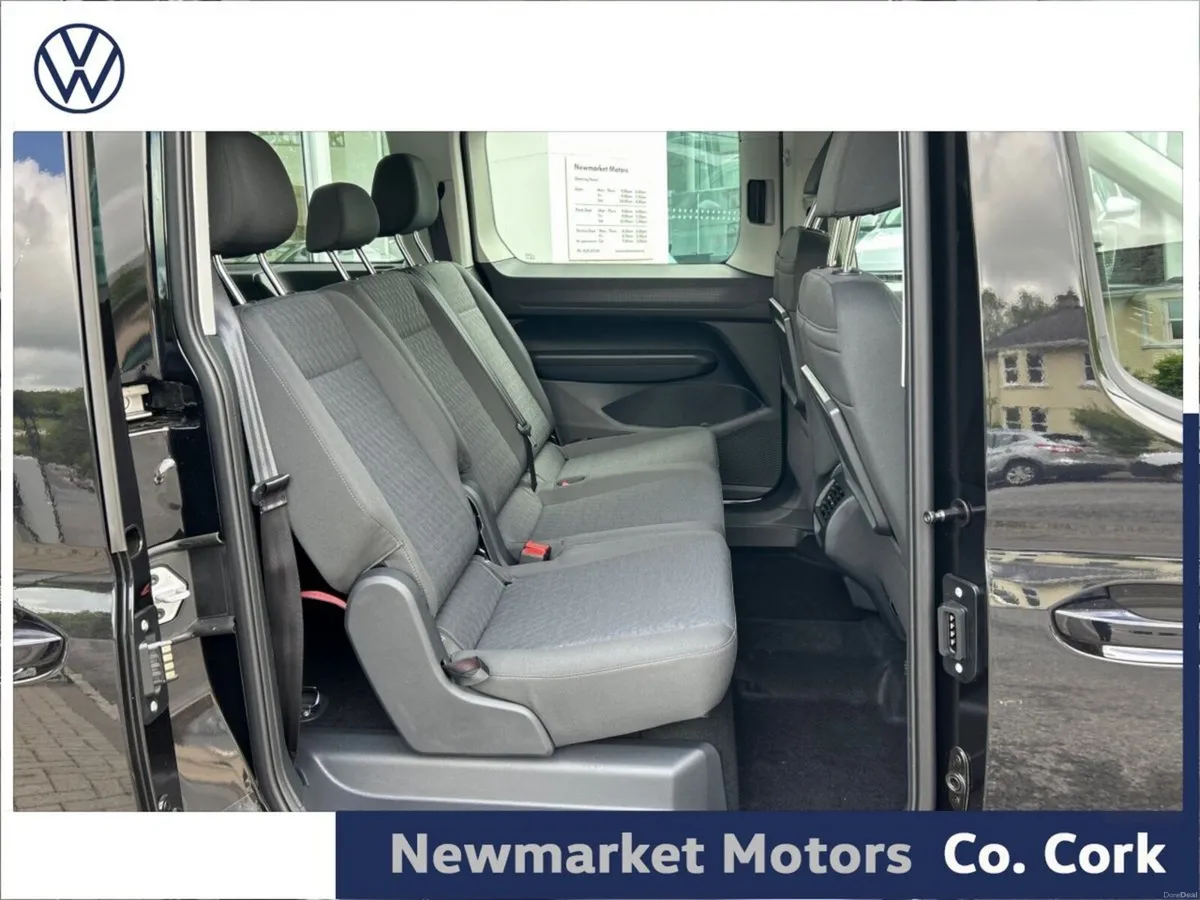 Volkswagen Caddy Maxi Life SEVEN SEATER PLUG IN HY - Image 3