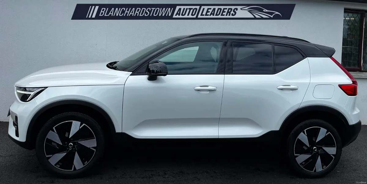 VOLVO XC40 BEV RECHARGE RWD PLUS 238HP - Image 2
