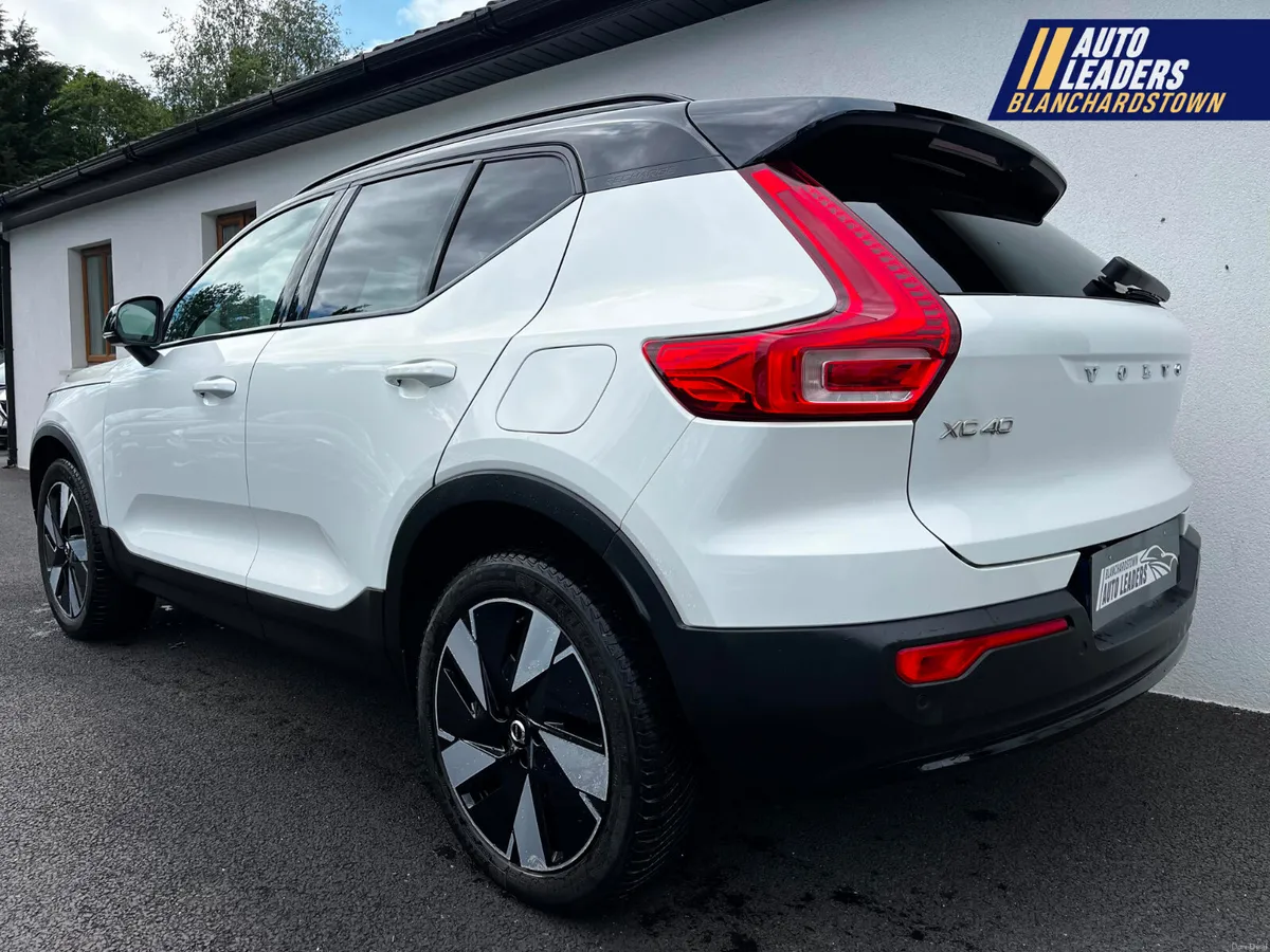VOLVO XC40 BEV RECHARGE RWD PLUS 238HP - Image 4