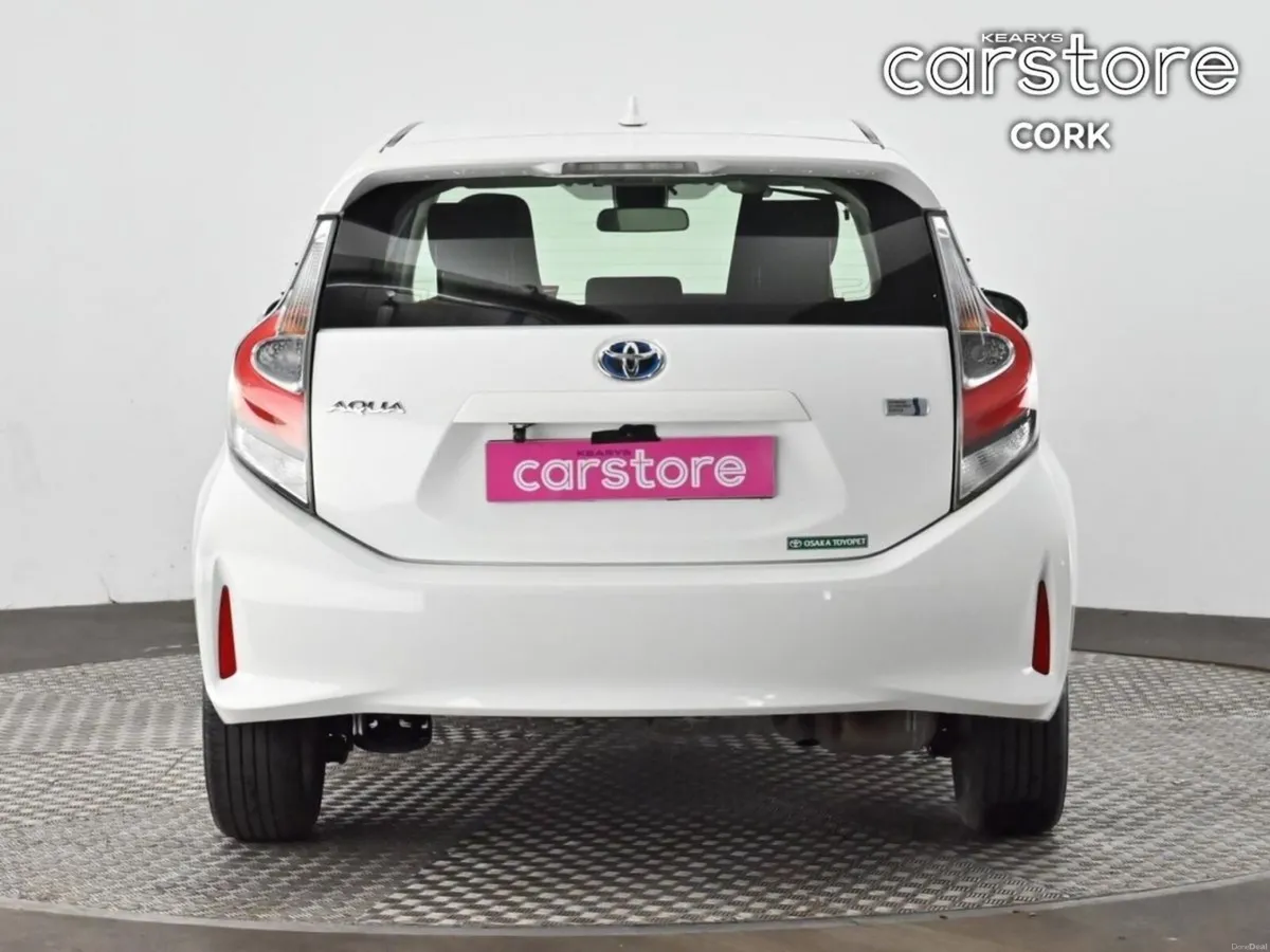 Toyota Aqua 1.8 Hybrid - Image 4