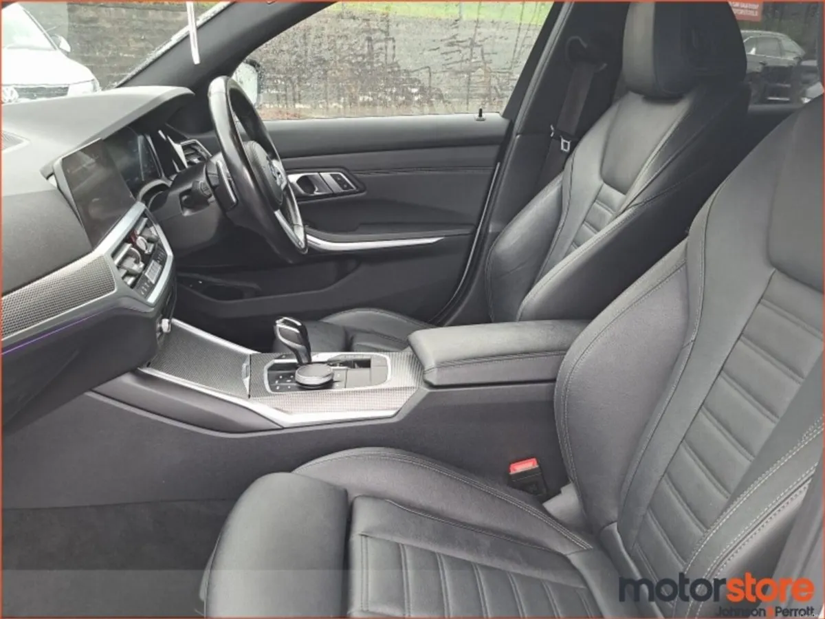 BMW 3-Series SAVE €3,000 - Image 3