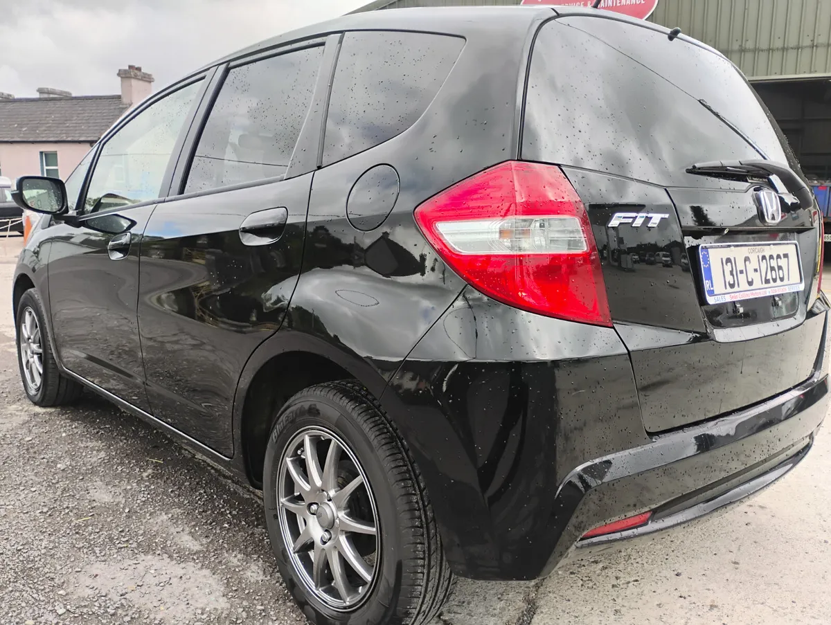 Honda Fit 2013 AUTO - Image 4