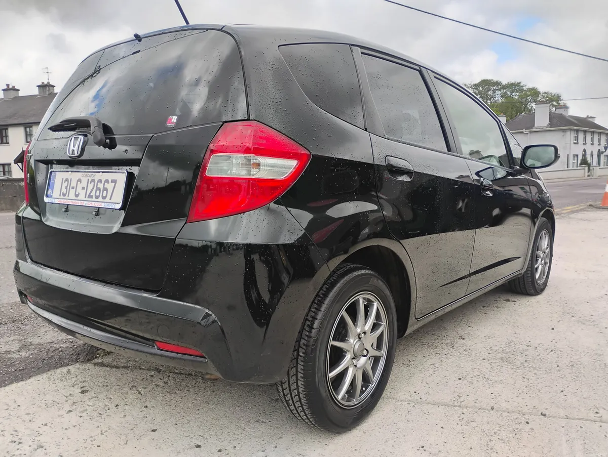 Honda Fit 2013 AUTO - Image 2