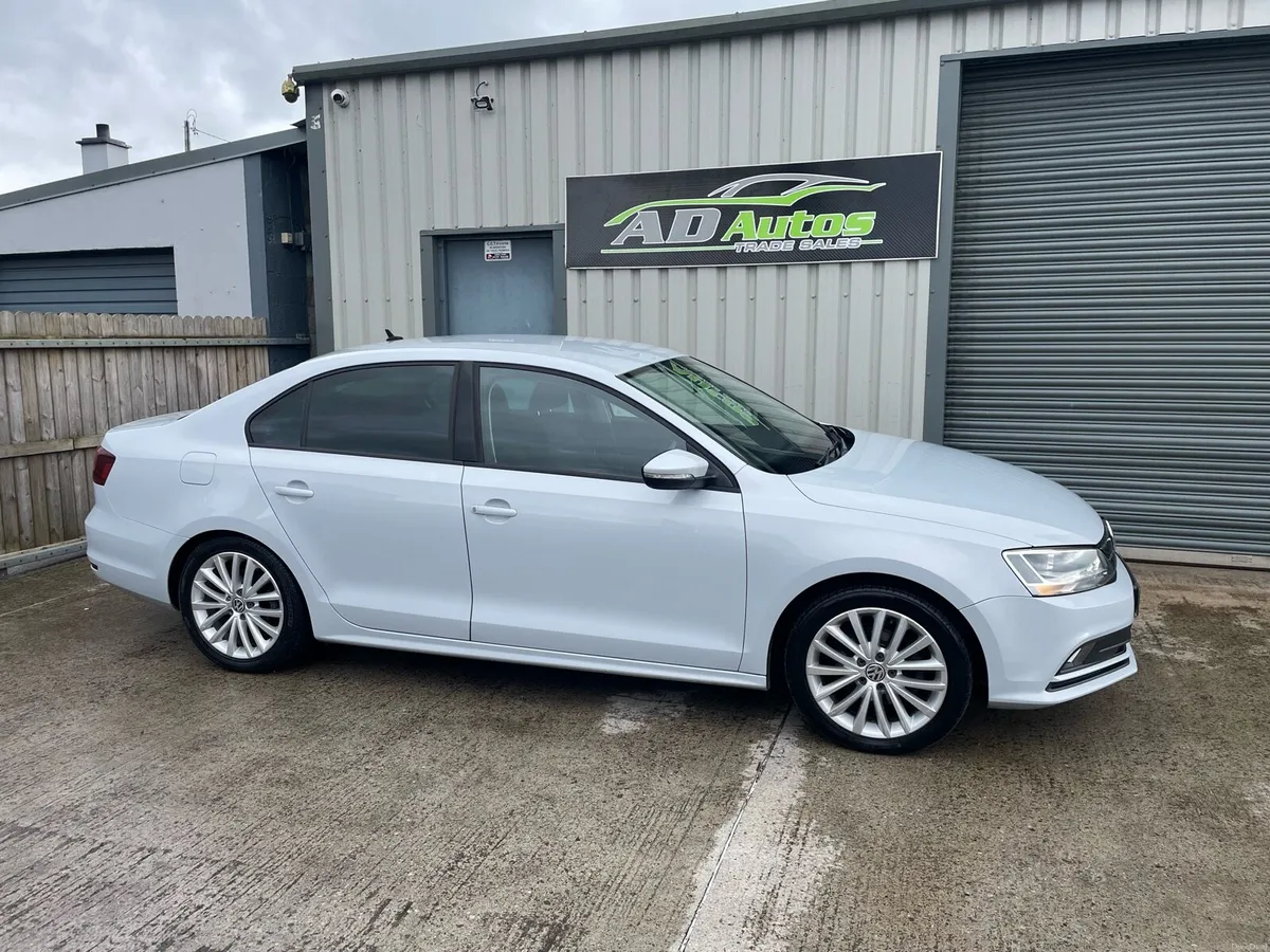 Volkswagen Jetta LIKE NEW - Image 4