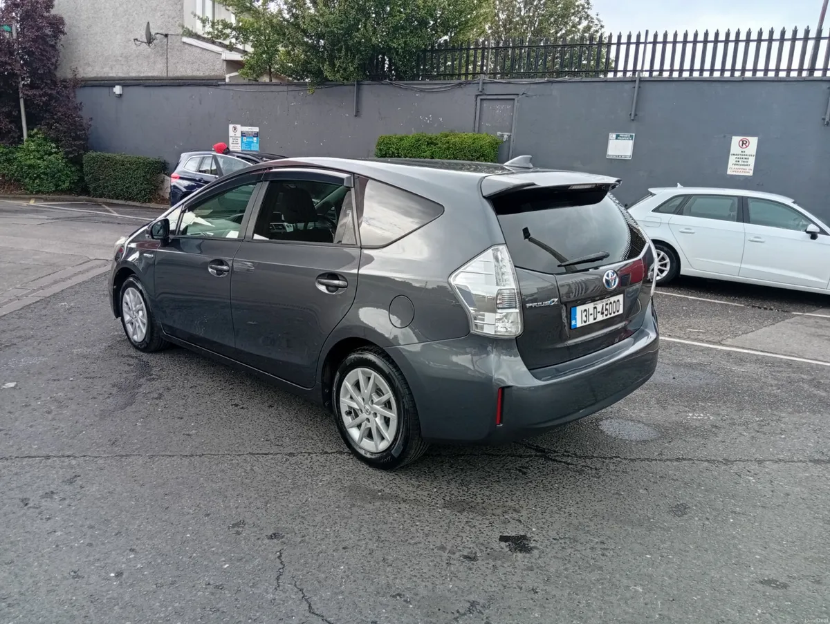 2013 Toyota Prius estate - Image 4
