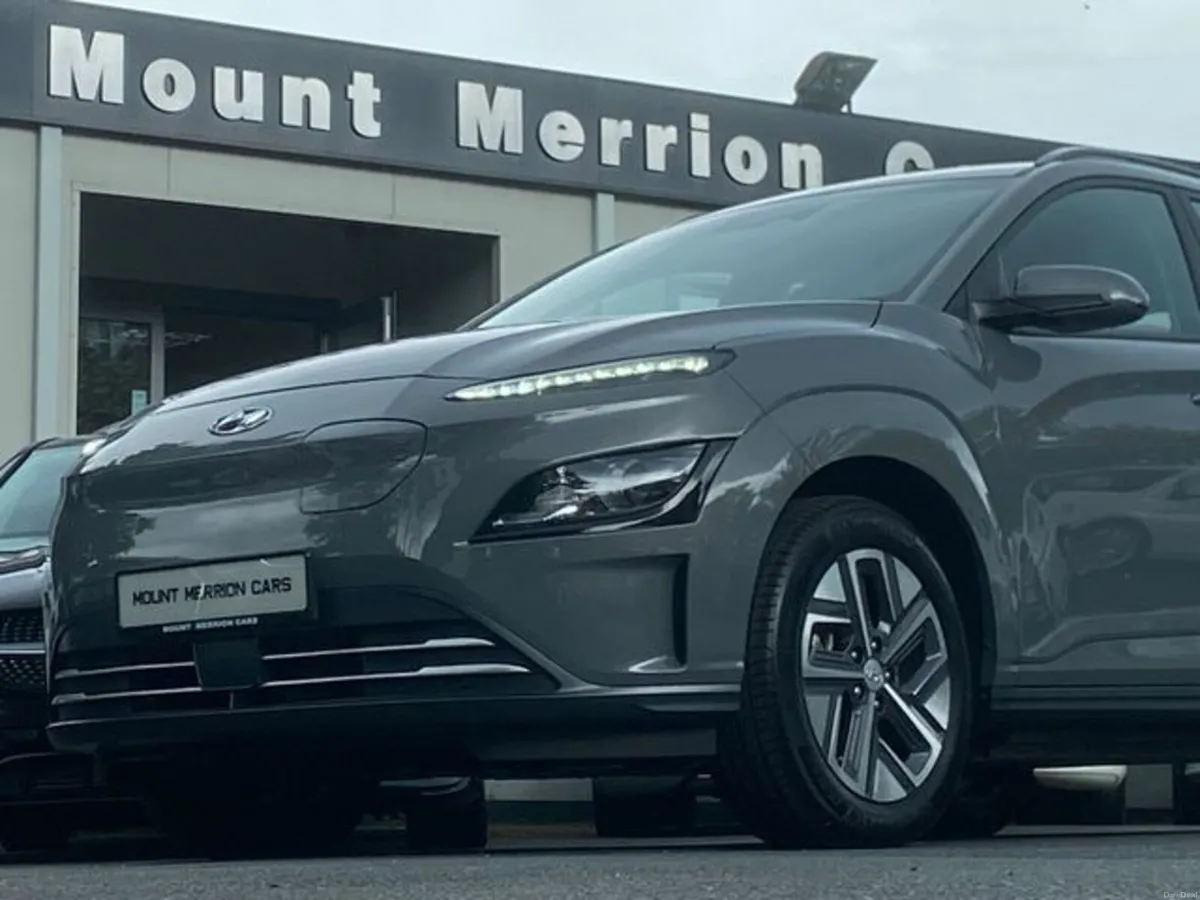 Hyundai KONA Only 9K km's SE Connect 39kw - Image 2