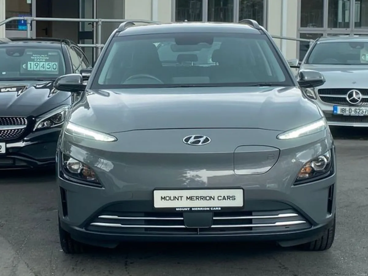 Hyundai KONA Only 9K km's SE Connect 39kw - Image 3