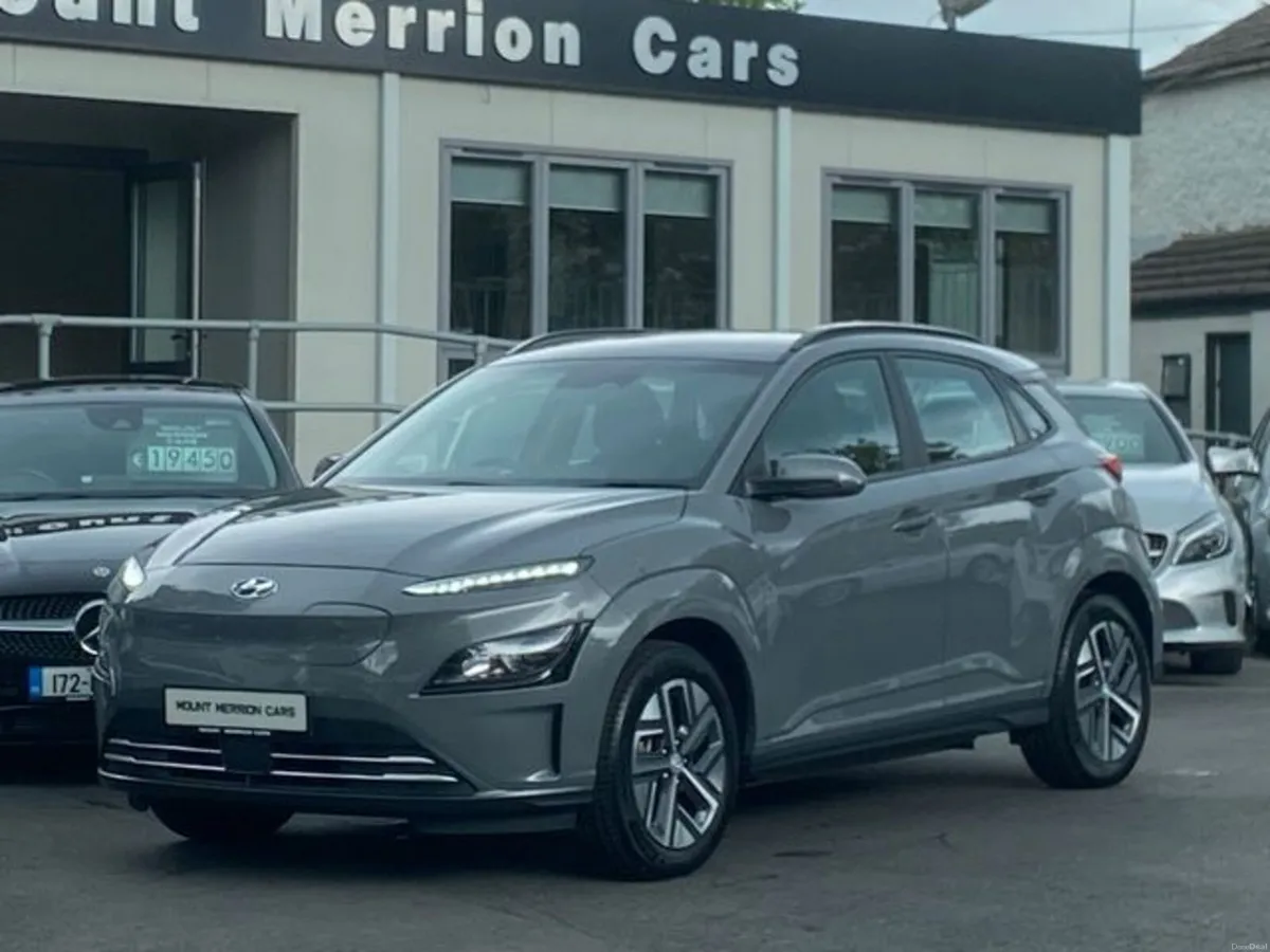 Hyundai KONA Only 9K km's SE Connect 39kw - Image 1
