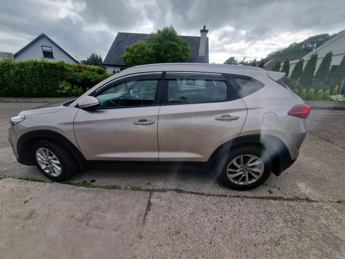 Hyundai Tuscon Automatic - Image 5