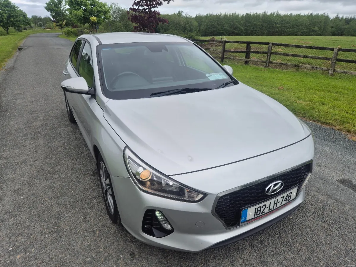 Hyundai i30 DELUXE 5DR - Image 1