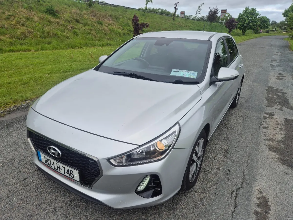 Hyundai i30 DELUXE 5DR - Image 3