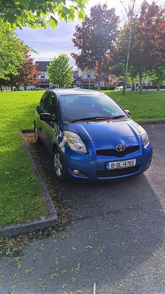 Toyota Yaris 2010 - Image 2