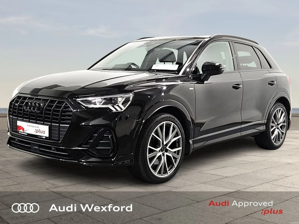 Audi Q3 45TFSI 230HP Q S-line ST *Black Edition* 4 - Image 4