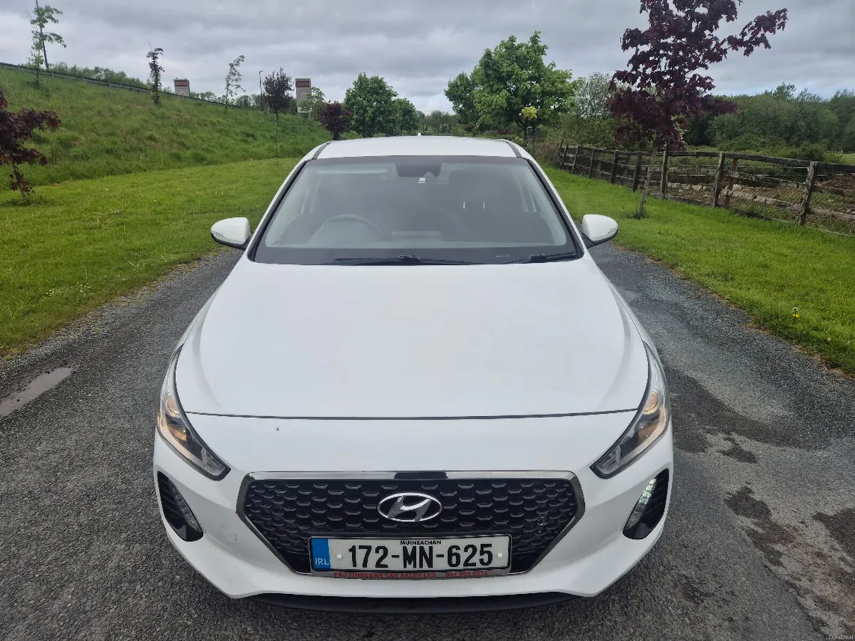2017 (172) Hyundai i30 SE BLUE DRIVE ISG 5DR - Image 2