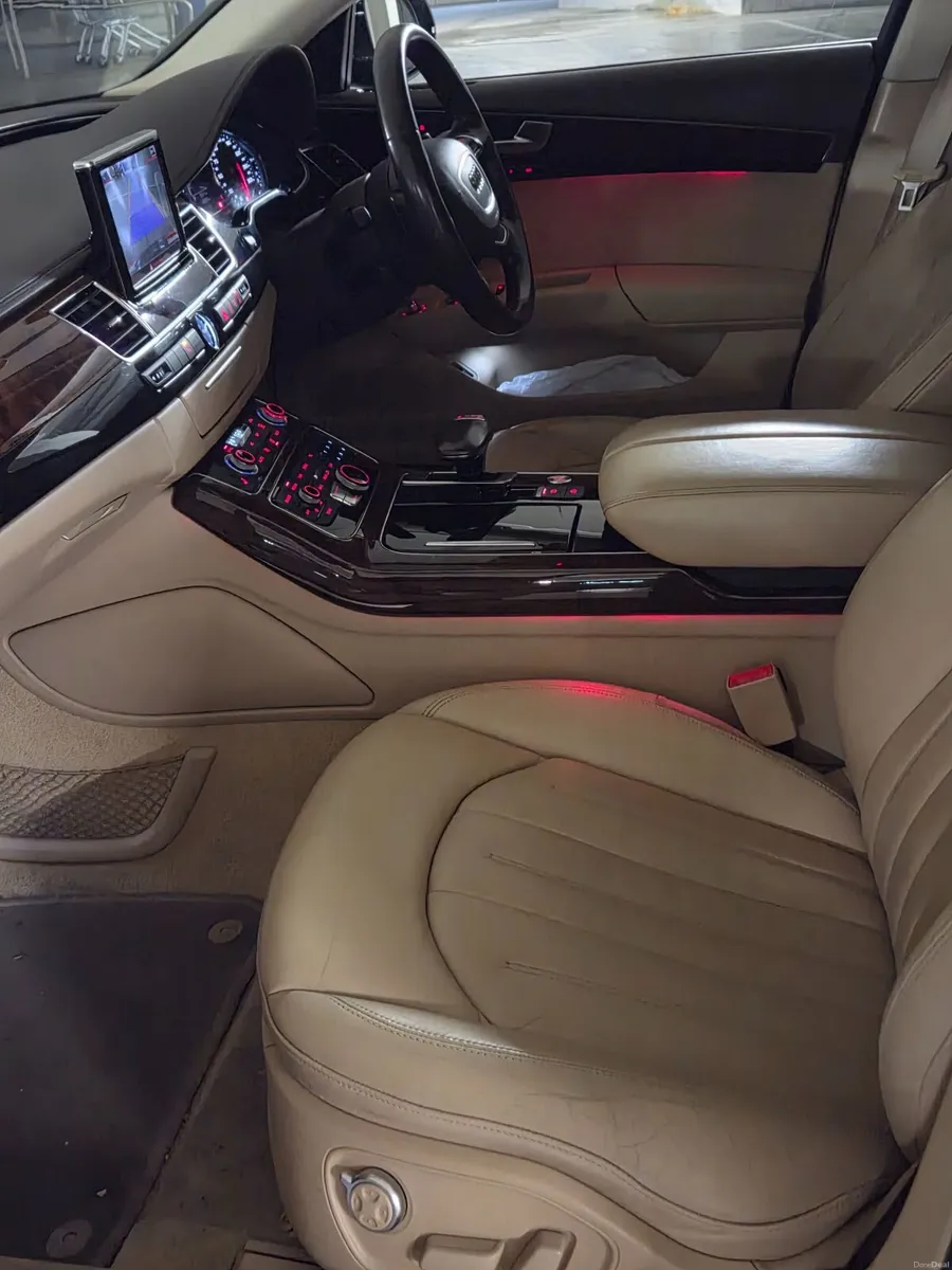 Audi A8 2011 - Image 3