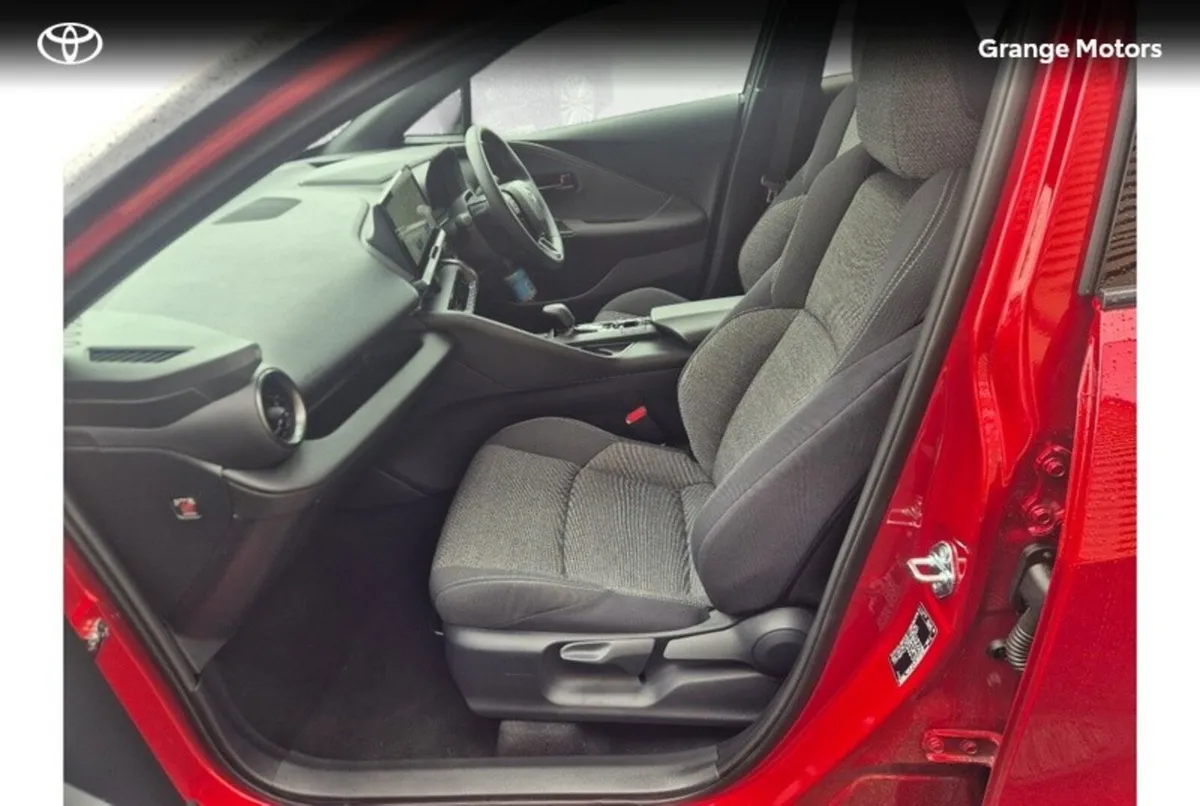Toyota C-HR 1.8 PHEV SPORT+ 5DR**DEMO MODEL** - Image 6