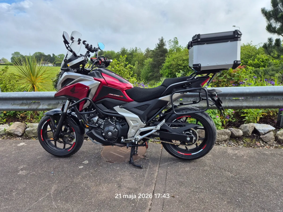 Honda NC750XA Manual - Image 2