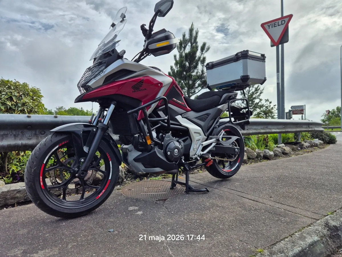 Honda NC750XA Manual - Image 4