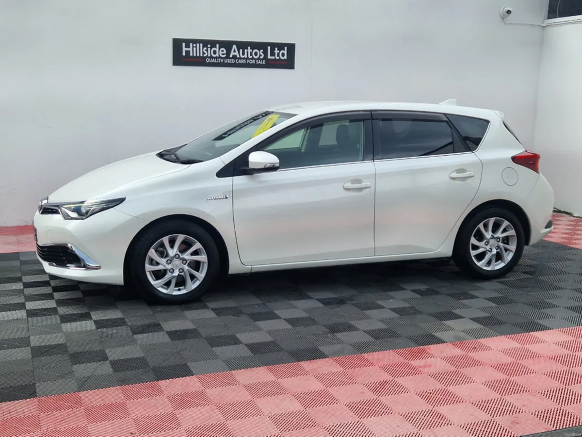 Toyota Auris 1.8 HYBRID 5DR  AUTOMATIC - Image 5