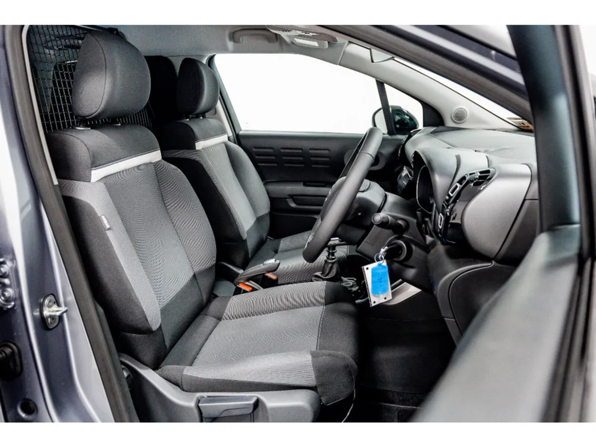 Citroen C3 Aircross *Commercial* Plus 1.5d 100BHP - Image 3