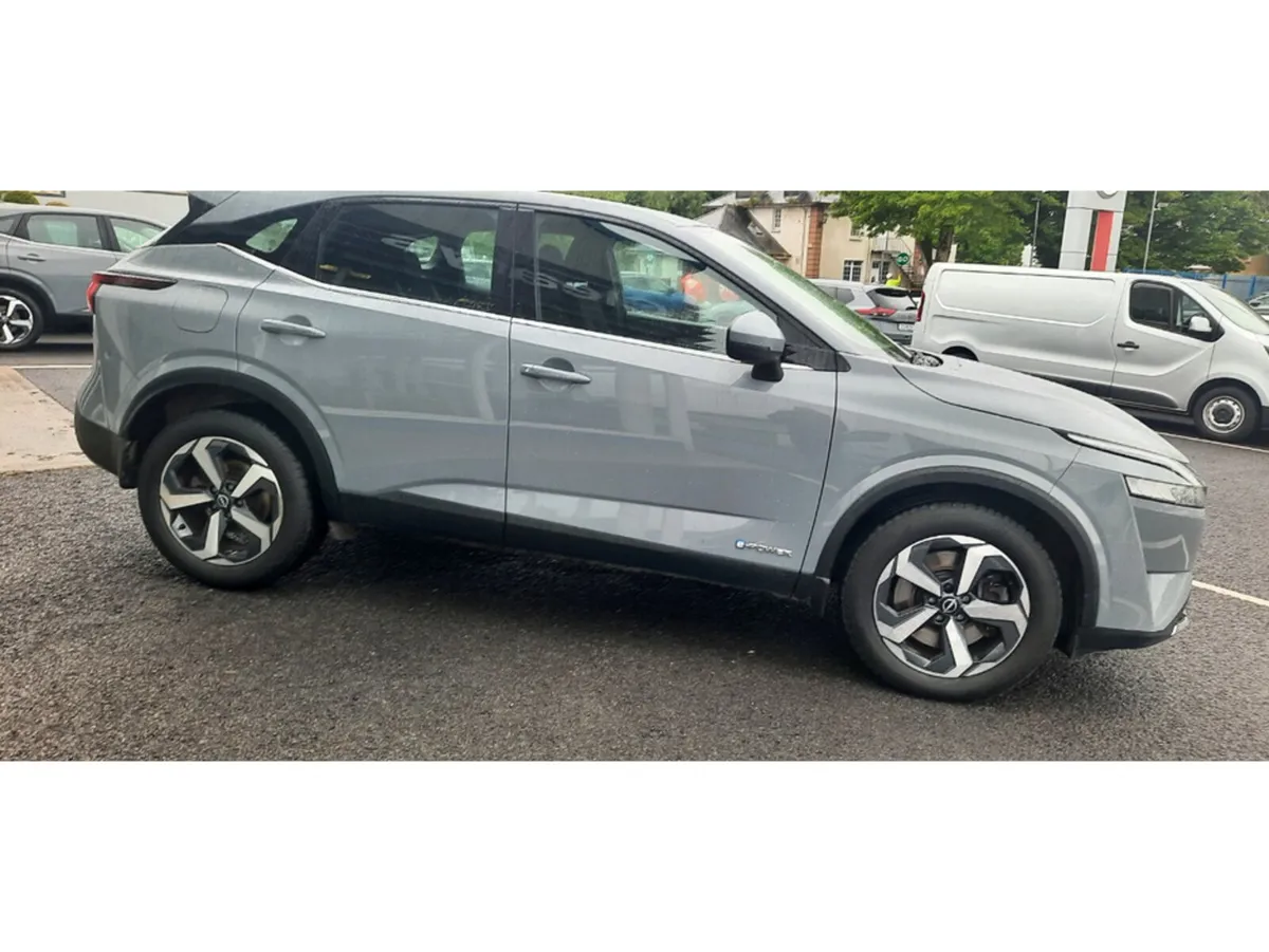 Nissan Qashqai EPOWER SV MY2.75 4DR AUTO - Image 4