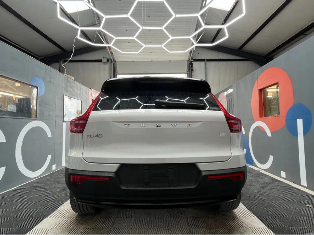 Volvo XC40 2022 VOLVO XC40 RECHARGE SINGLE MOTOR A - Image 3