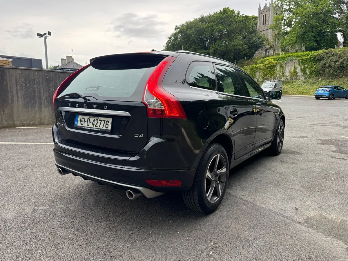 VOLVO XC60 R DESIGN - Image 4