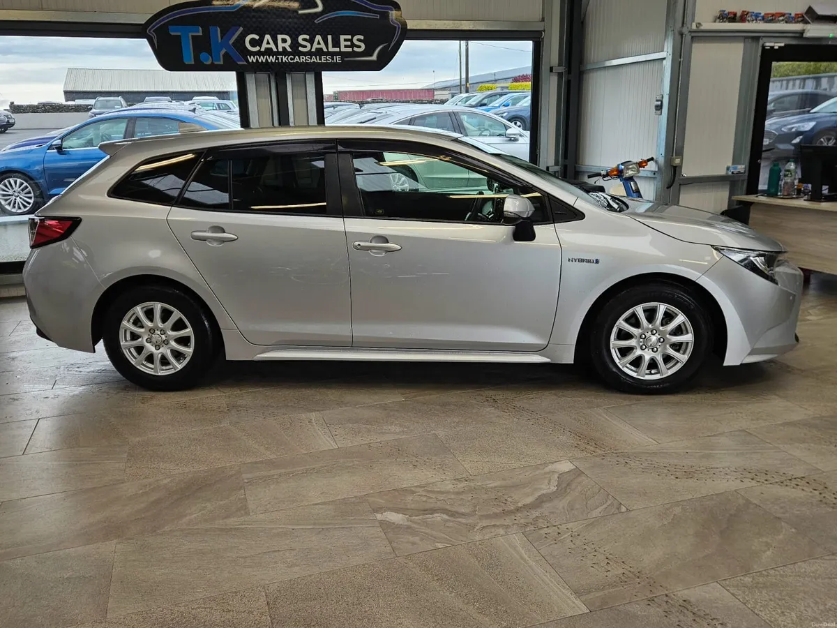 202 TOYOTA COROLLA HYBRID TOURER - Image 4