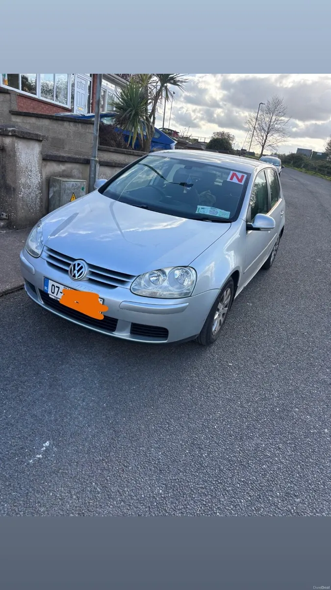 1.4 petrol 07 Volkswagen Golf - Image 1