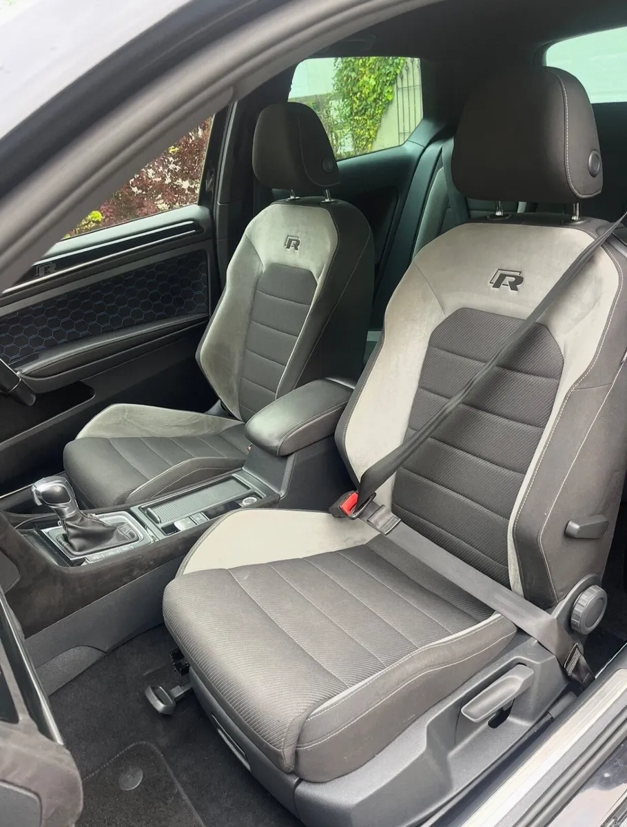 Volkswagen Golf -2 Door-Deep Black Pearl Metallic - Image 4
