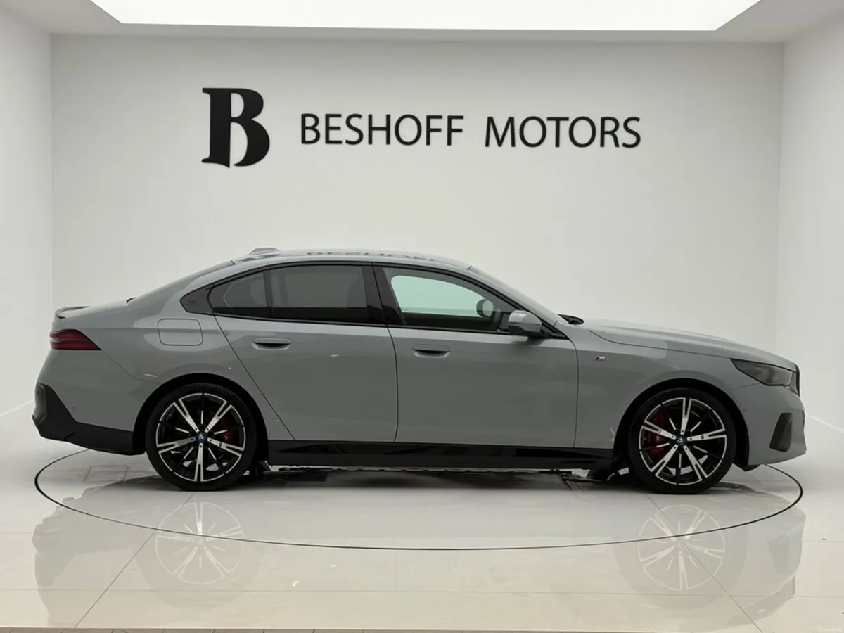 BMW i5 EDRIVE 40 M-SPORT PRO=LOW MILES//HUGE SPEC/ - Image 4