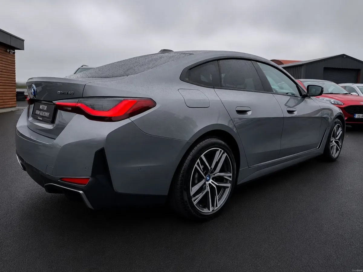 2023 BMW i4 EDRIVE 40 BIG SPEC SUNROOF - Image 4