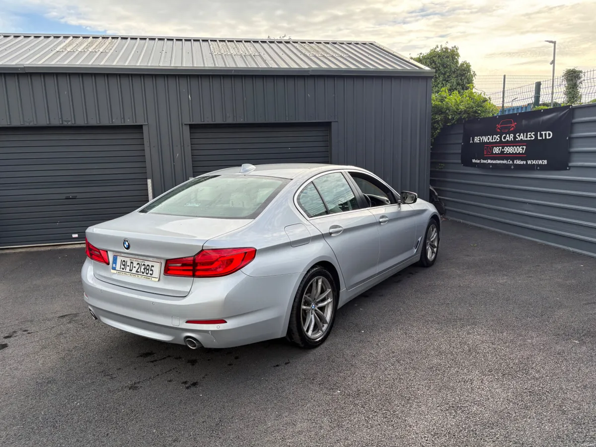 BMW 520d  auto 2019 M sport alloys - Image 5