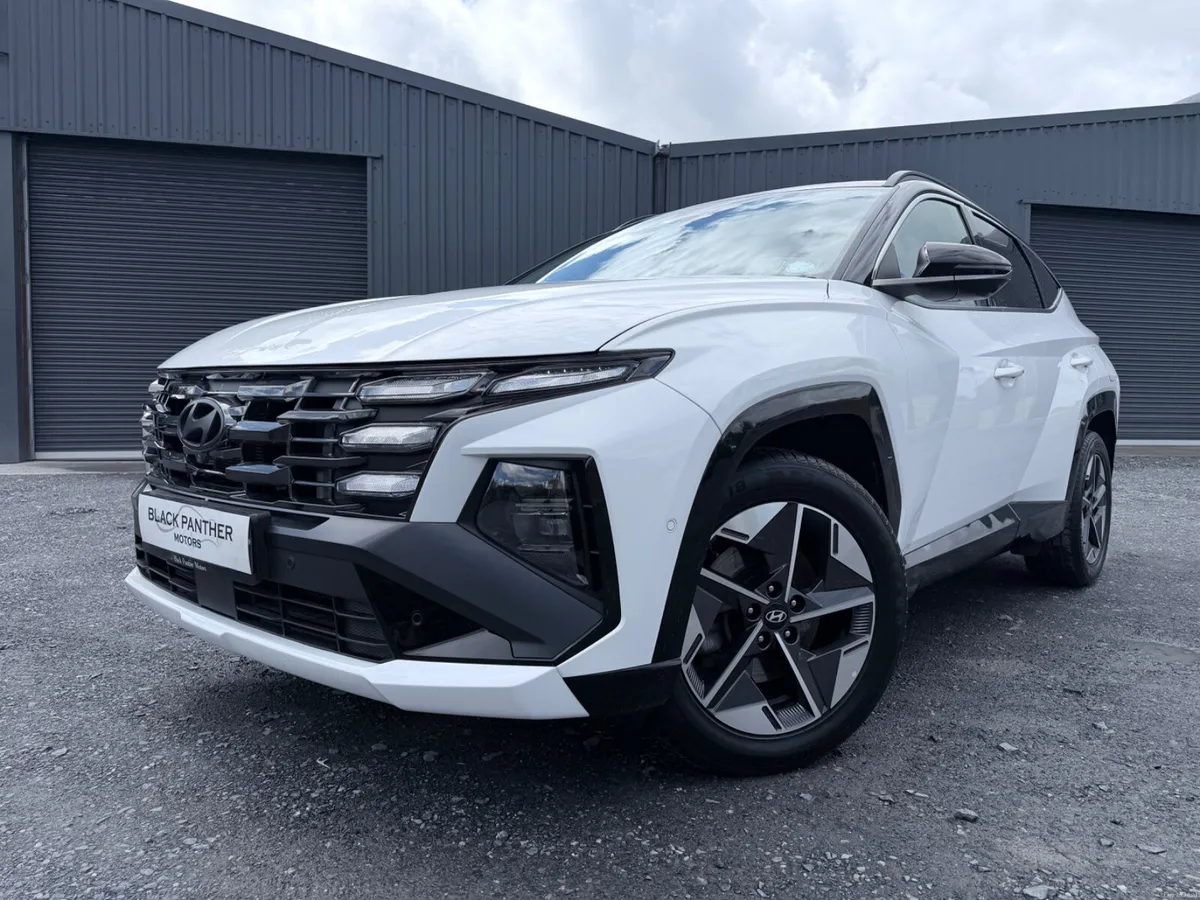 Hyundai Tucson 242’ Executive Plus TOP SPEC/LOW KM - Image 2