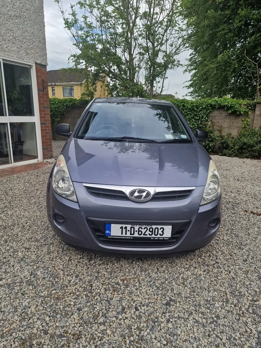 11 HYUNDAI i20 *NEW NCT & TAX* - Image 4