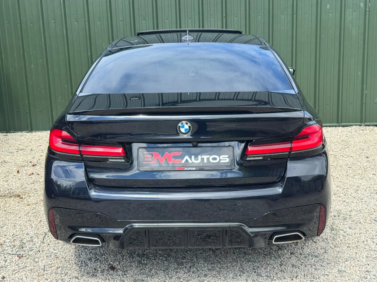 2021 SUNROOF 520D BMW - Image 5
