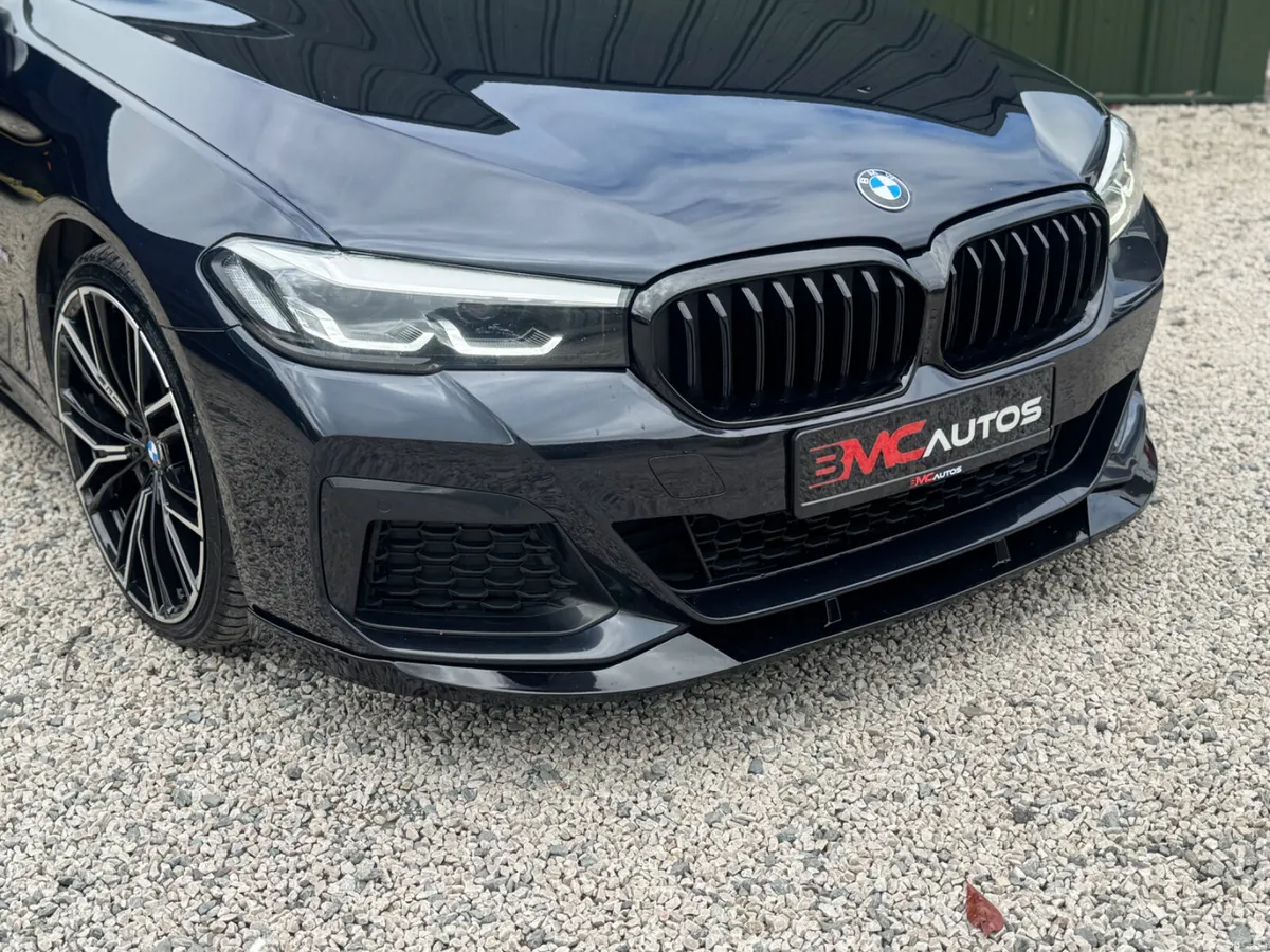 2021 SUNROOF 520D BMW - Image 6