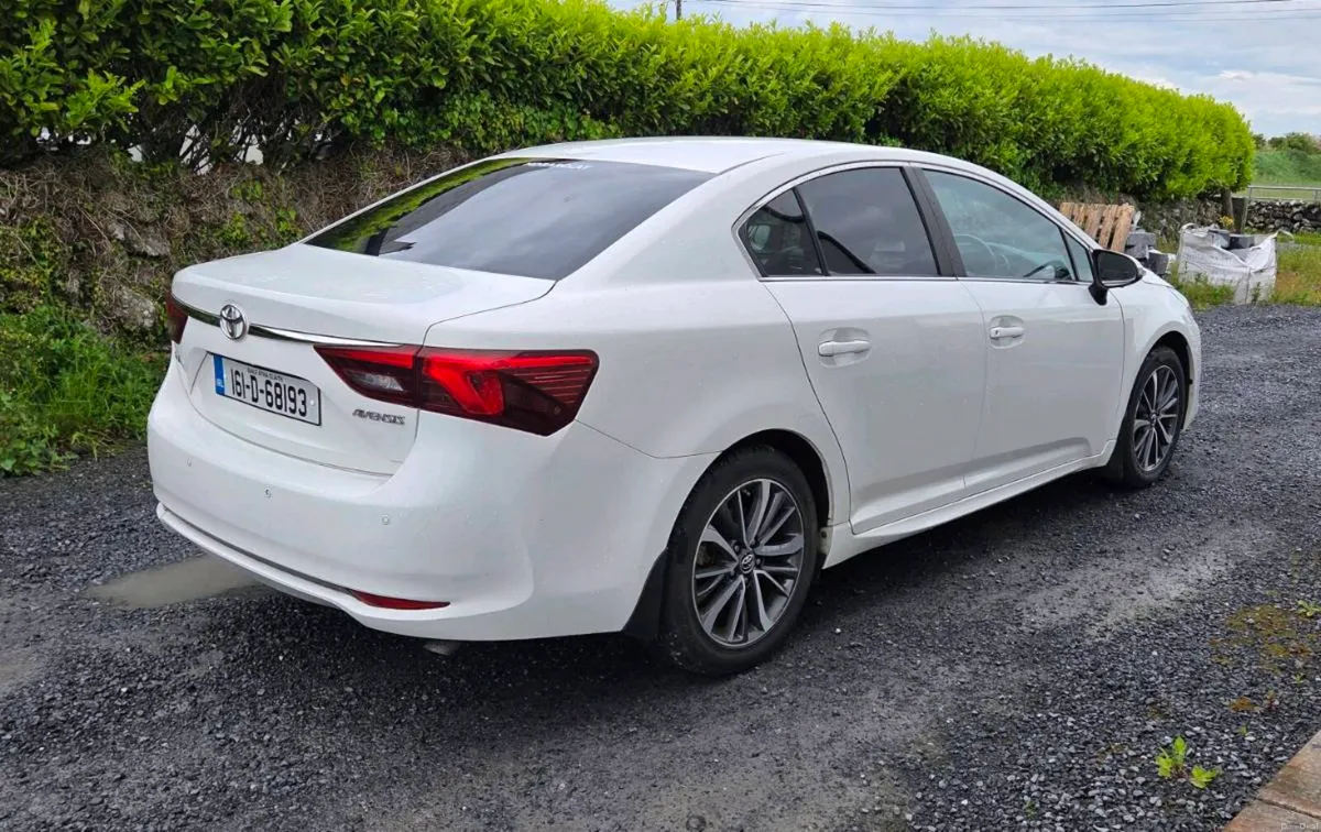 Toyota Avensis - Image 2