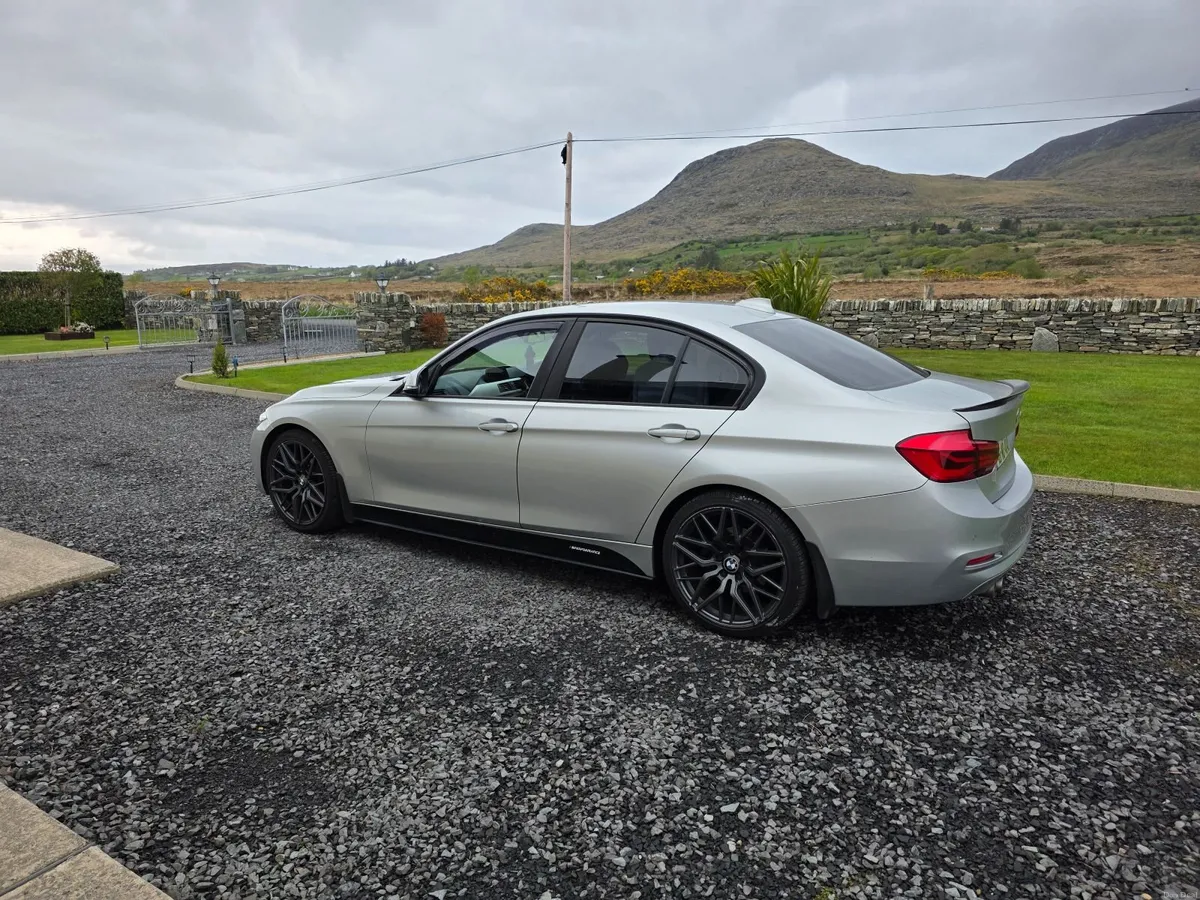 BMW 320D 2016 - Image 4