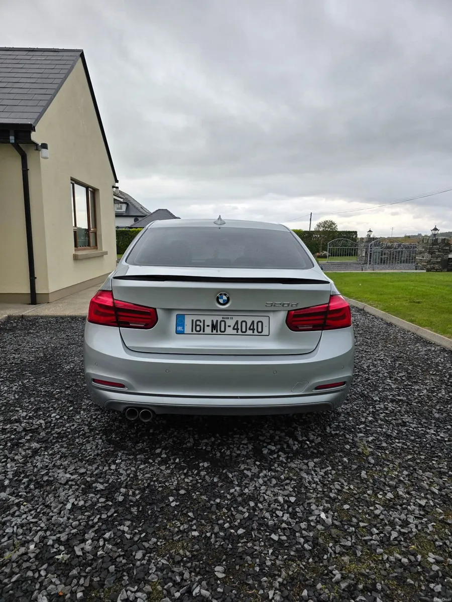 BMW 320D 2016 - Image 2