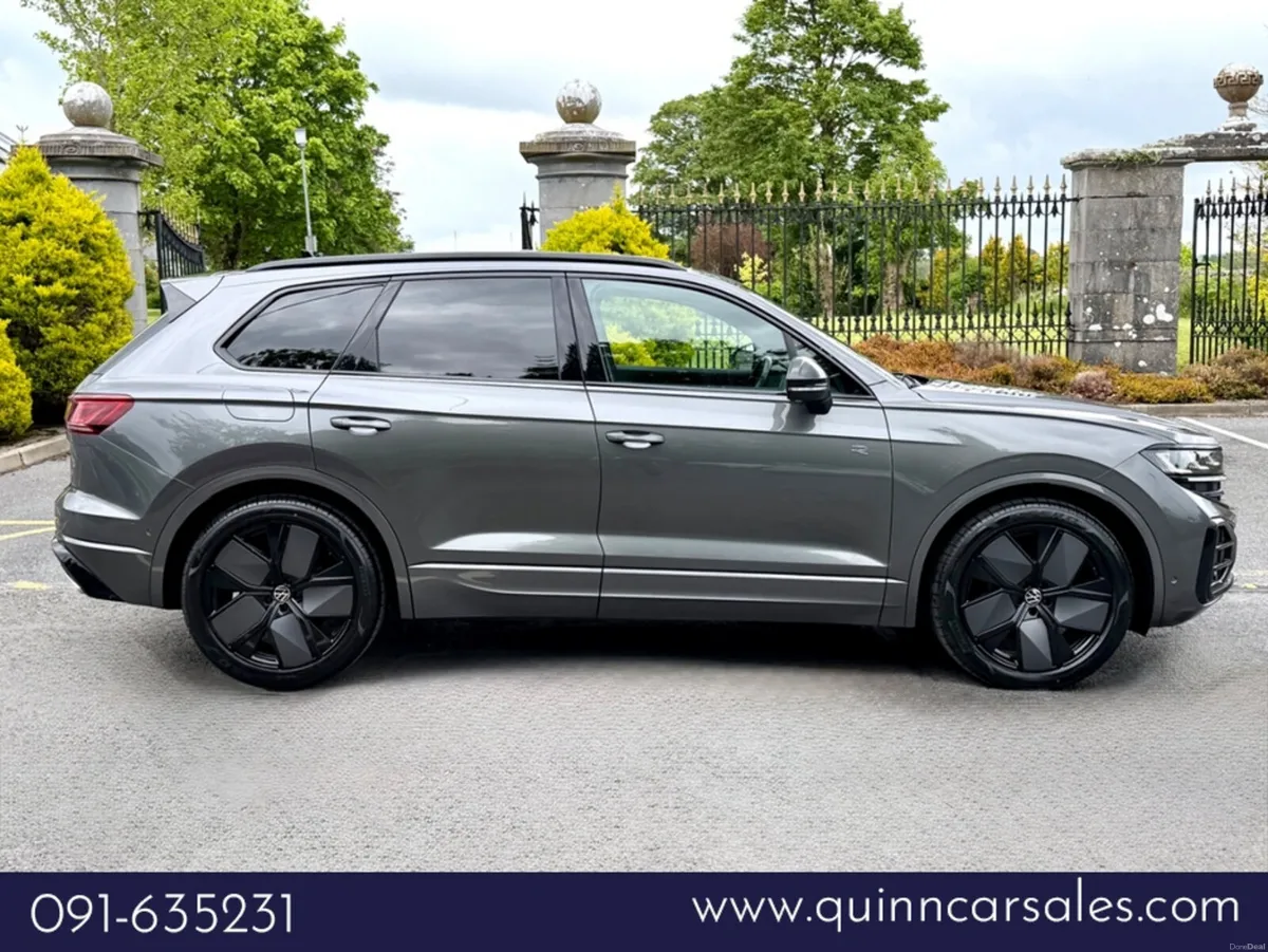 Volkswagen Touareg 3.0 TDI V6 286 BHP BLACK EDITIO - Image 2
