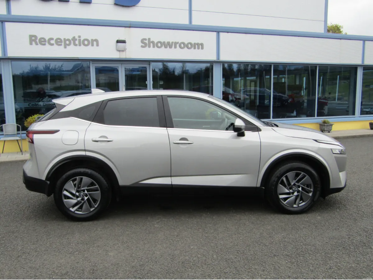 Nissan Qashqai 1.3 HYB SV MY2 4DR - Image 3