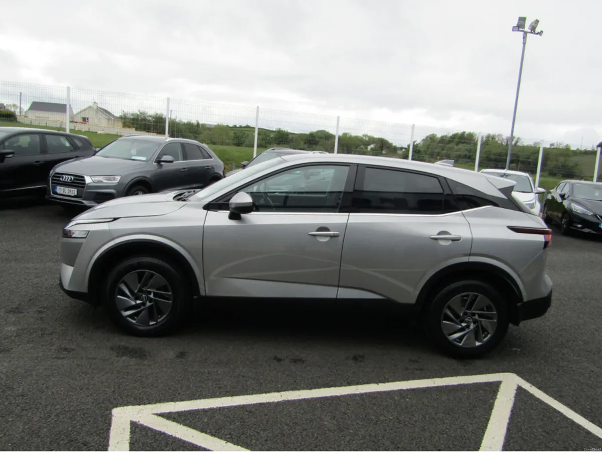 Nissan Qashqai 1.3 HYB SV MY2 4DR - Image 5
