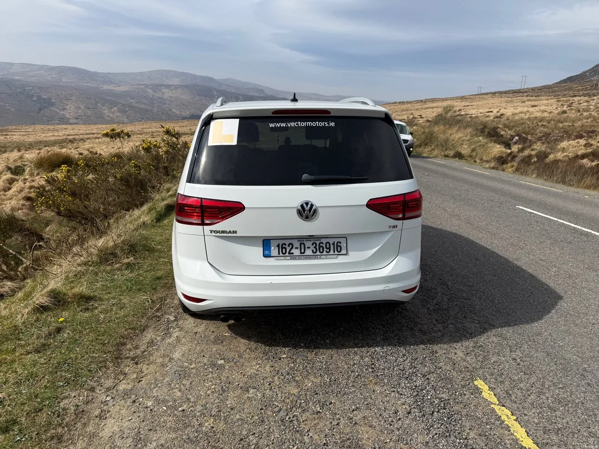 2016 Volkswagen Touran 1.4 TSI Automatic Highline - Image 3