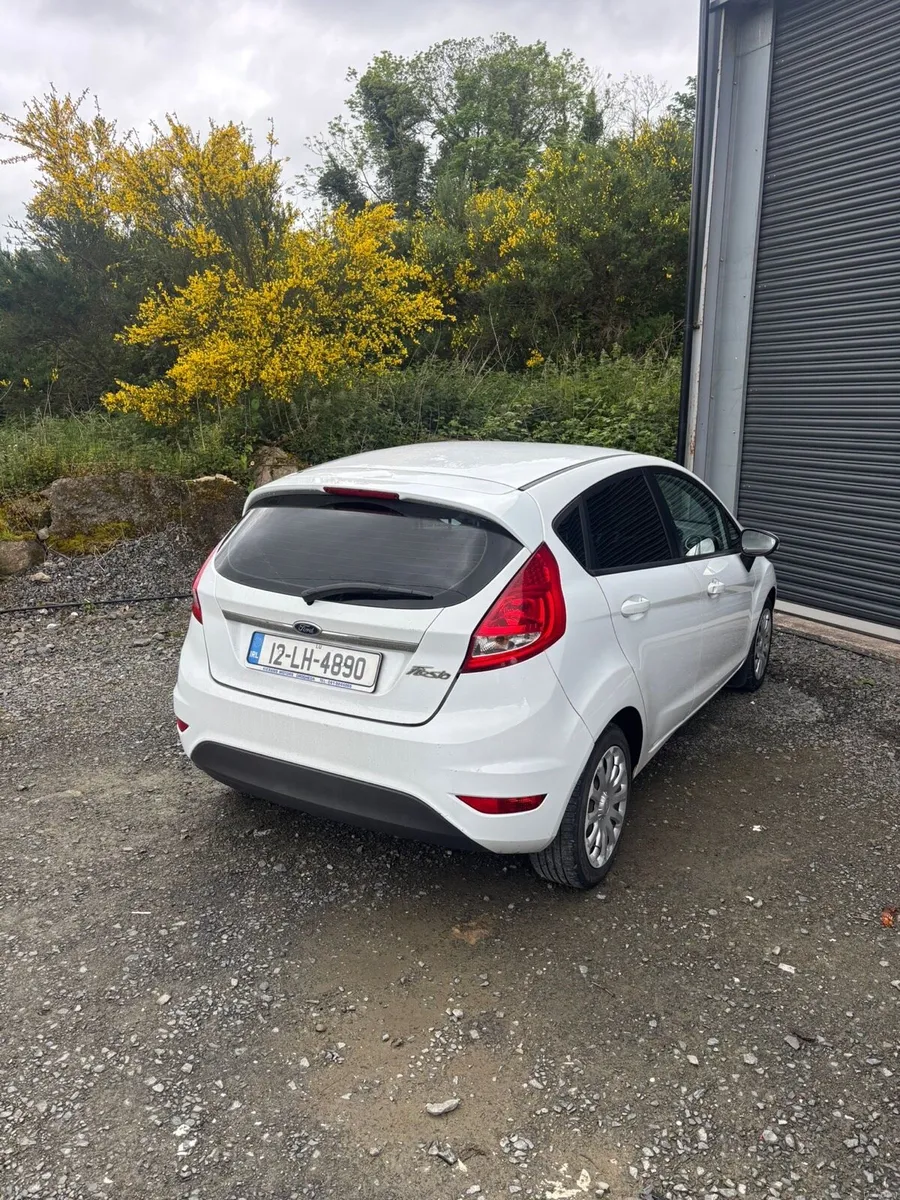 2012 ford fiesta - Image 4