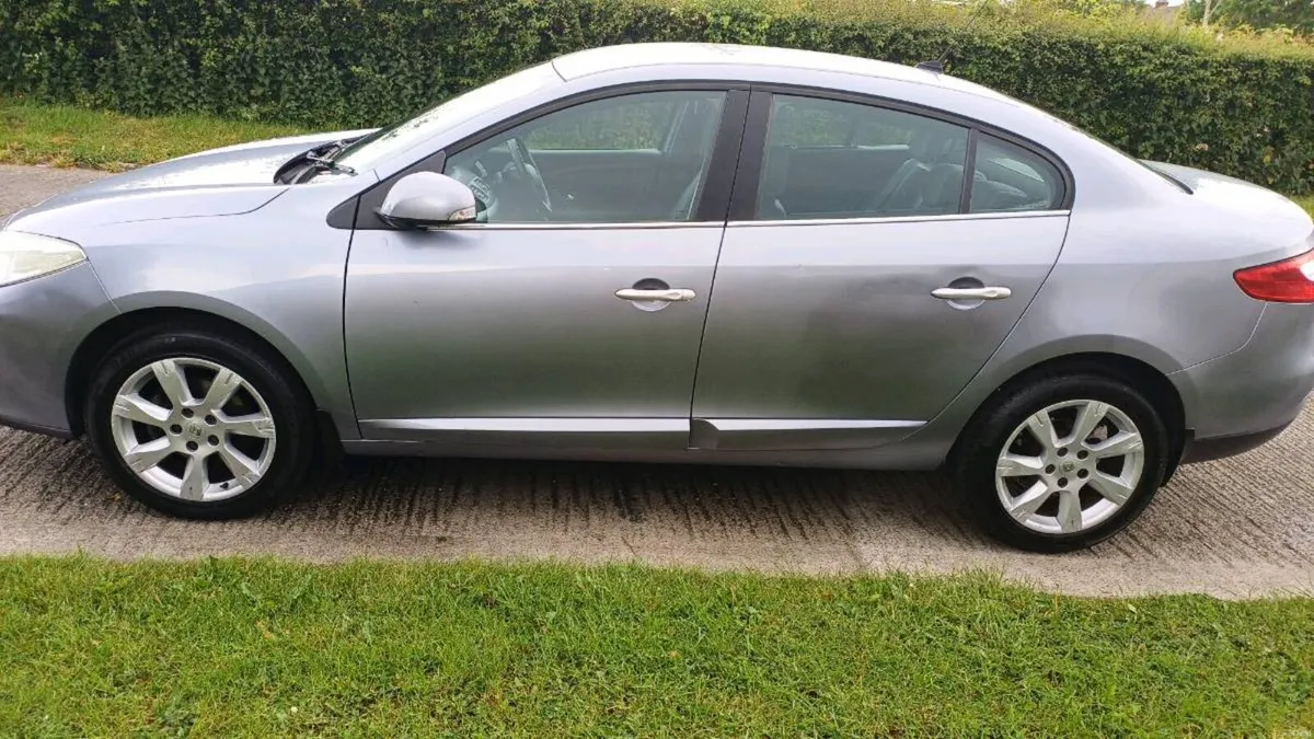 Renault Fluence 1.5 Tom Tom only 61klm - Image 3