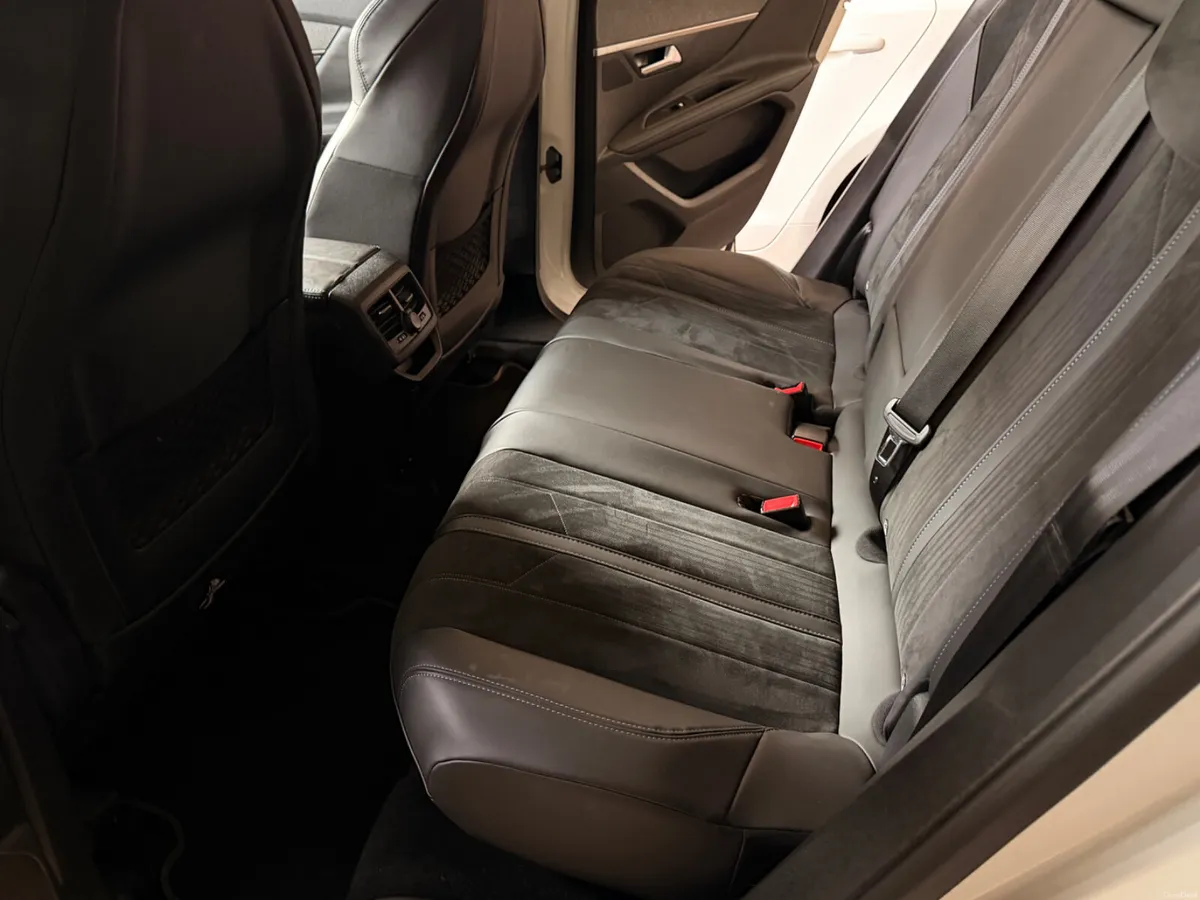 Peugeot 3008 2018 1.6 Top spec with sunroof - Image 3