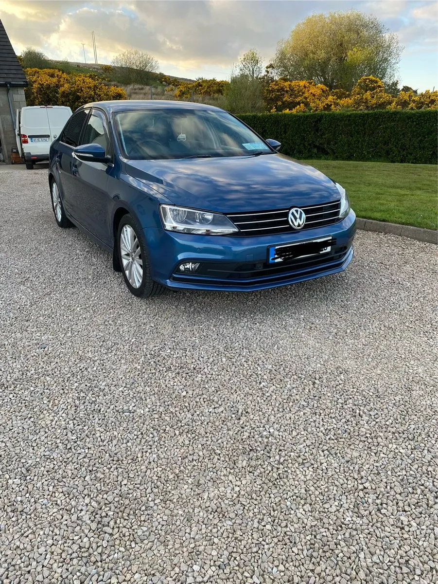 2017 Volkswagen Jetta - Image 2