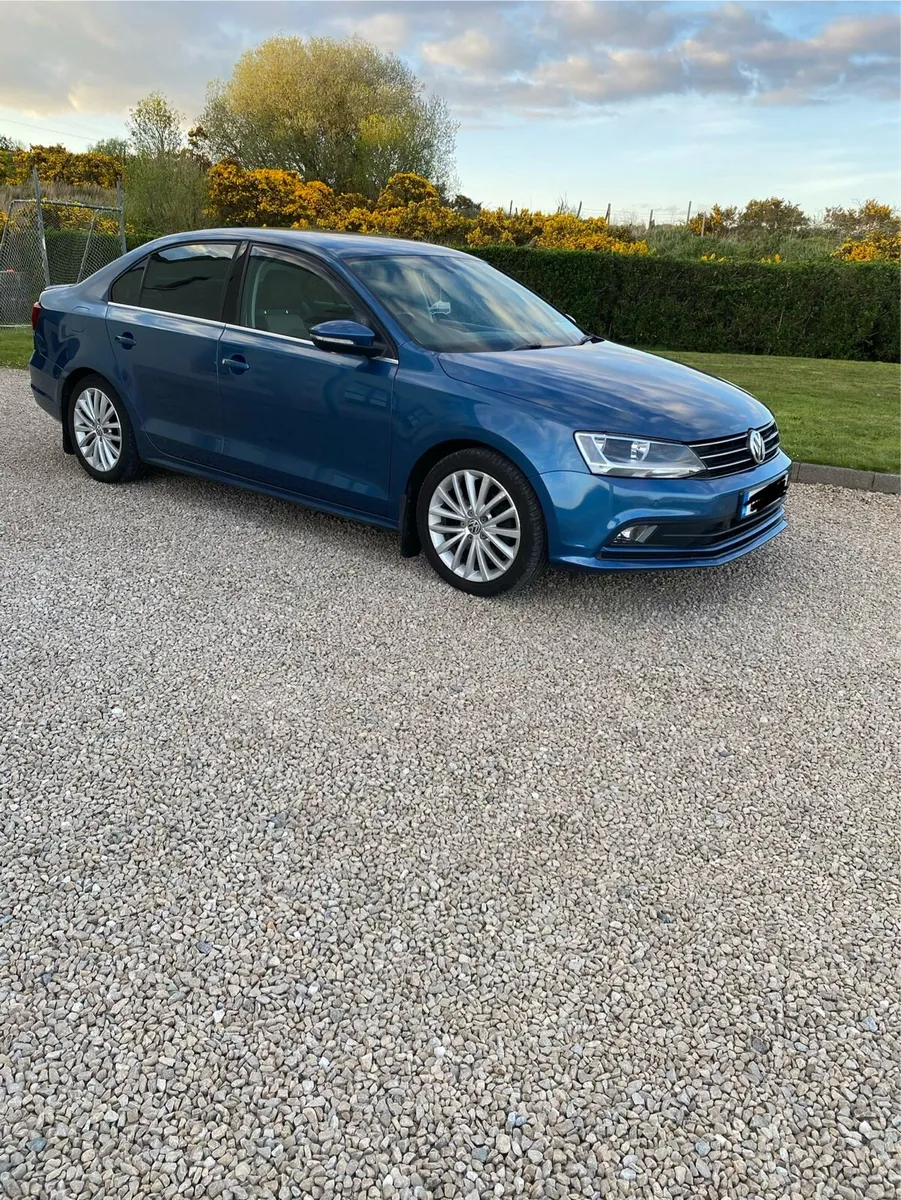2017 Volkswagen Jetta - Image 4