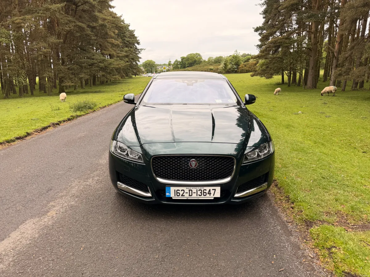 Jaguar XF 2016 Portfolio Diesel Sunroof - Image 2
